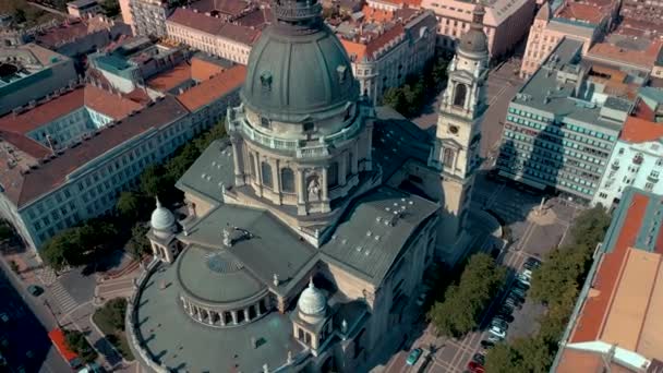 Budapest, Magyarország-május, 2019: antenna a Budapest történelmi központjától gyönyörű építészeti kilátással. — Stock videók