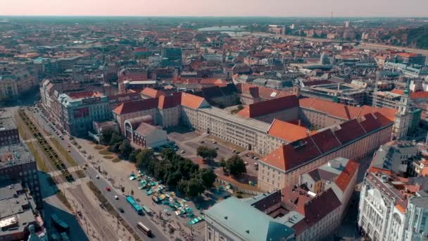 Budapešť, Maďarsko-květen, 2019: vzdušný pohled na historické centrum budapešťské metropole s nádhernou architekturou. — Stock video