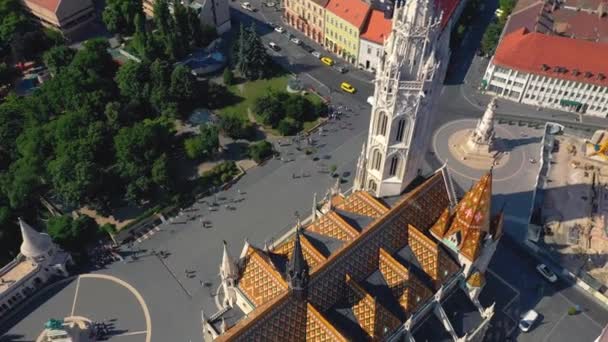 Budapest, Ungern-maj, 2019: Flygdrönarvy över Budapests historiska centrum med vacker arkitektur. — Stockvideo