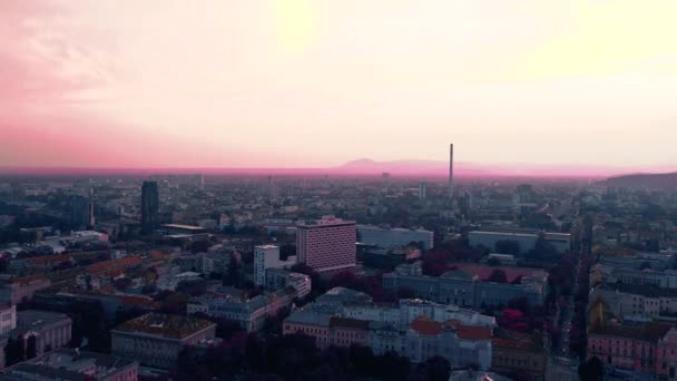 ZAGREB, CROACIA - MAYO de 2019: Vista aérea de la ciudad de Zagreb desde arriba . — Vídeos de Stock