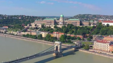 Budapeşte, Macaristan-Mayıs, 2019: güzel mimarisi ile Budapeşte şehir tarihi merkezinin havadan drone görünümü.