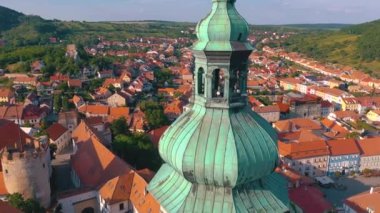 Mikulov Kalesi ve eski kent merkezine Mikulov, South Moravia, Çek Cumhuriyeti Hava görünümünü.