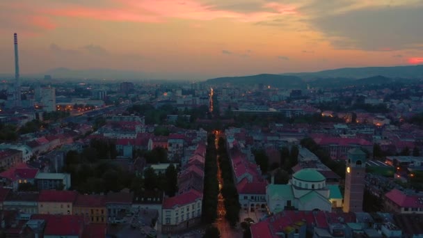 ЗАГРЕБ, КРОАТИЯ - МАЙ, 2019: Снимок беспилотника с воздуха города Загреб сверху . — стоковое видео