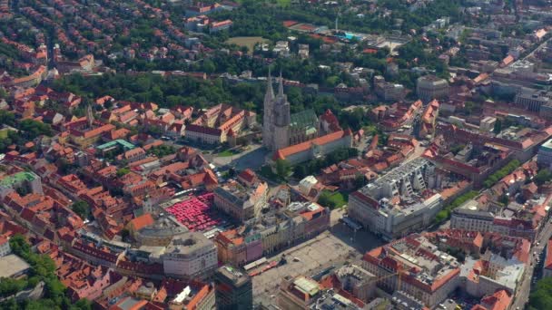 ZAGREB, CROATIA - MAY, 2019: Aerial view drone shot of Zagreb city from above. — Stock Video