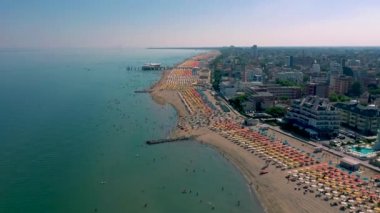 Lignano, İtalya - Mayıs 2019: İtalya'da Adriyatik Denizi Sahil Şeridi'nde Lignano Plajı