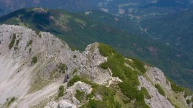 Alpler'deki Güzel Manzaranın Manzara Manzarası, İtalya'nın Pitoresk Doğası