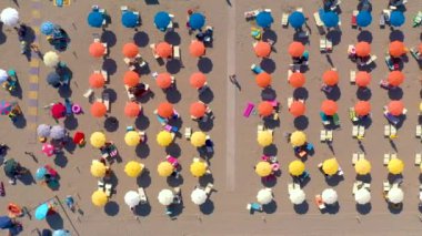 Lignano, İtalya - Mayıs 2019: İtalya'da Adriyatik Denizi Sahil Şeridi'nde Lignano Plajı