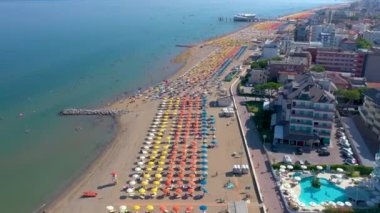 Lignano, İtalya - Mayıs 2019: İtalya'da Adriyatik Denizi Sahil Şeridi'nde Lignano Plajı