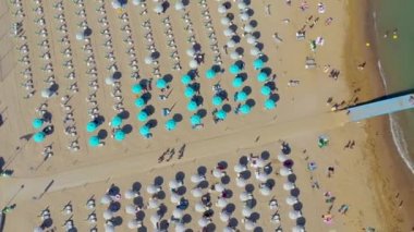 Lignano, İtalya - Mayıs 2019: İtalya'da Adriyatik Denizi Sahil Şeridi'nde Lignano Plajı
