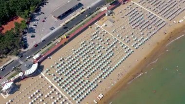 Lignano, İtalya - Mayıs 2019: İtalya'da Adriyatik Denizi Sahil Şeridi'nde Lignano Plajı