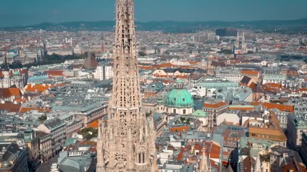 オーストリア ウィーン 2019年6月 シティスカイライン航空写真 大聖堂と都市景観 — ストック動画