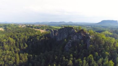 Bastei Park Saksonya, Almanya, harika havadan drone Panorama View.