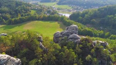 Bastei Park Saksonya, Almanya, harika havadan drone Panorama View.