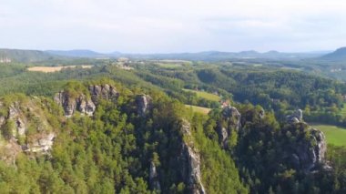 Bastei Park Saksonya, Almanya, harika havadan drone Panorama View.