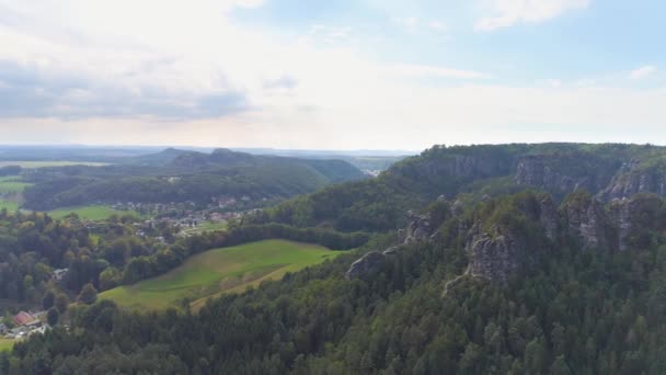 Parc Bastei En Saxe, Allemagne, Magnifique Vue Aérienne Du Drone Panorama .