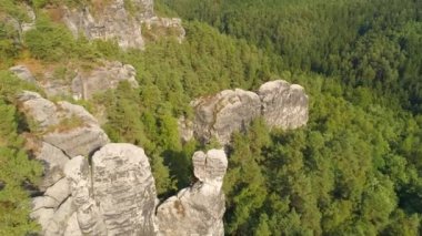 Bastei Park Saksonya, Almanya, harika havadan drone Panorama View.