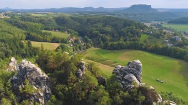 Bastei Park Saksonya, Almanya, harika havadan drone Panorama View.