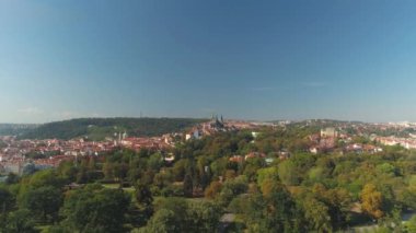 Prag, Çek Cumhuriyeti-Mayıs, 2019: hava Pamorama drone şehir görünümü