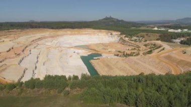 Hava drone Turnov City yakınında bir Chalkpit görünümü