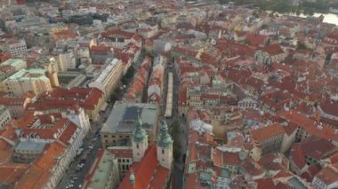 Prag, Çek Cumhuriyeti-Mayıs, 2019: hava Pamorama drone şehir görünümü
