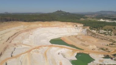 Hava drone Turnov City yakınında bir Chalkpit görünümü