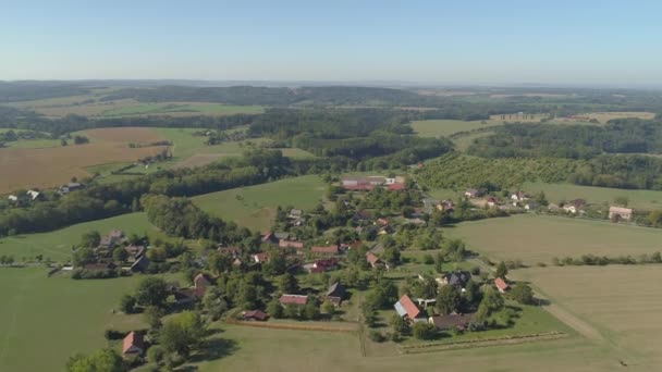 Ruines Du Château Gothique Trosky Au Parc National Le Paradis Tchèque. Vue Aérienne à 