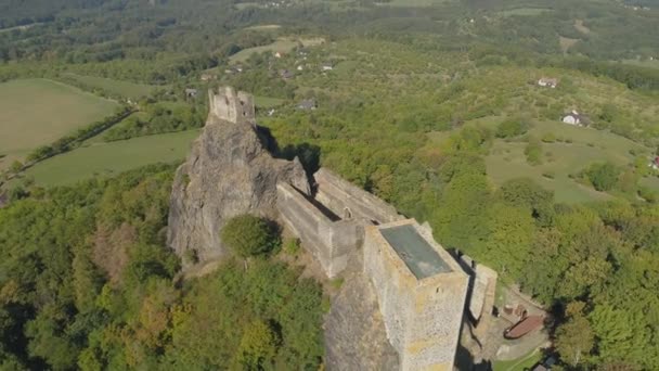 Ερείπια Γοτθικού Κάστρου Trosky Στο Εθνικό Πάρκο Τσέχος Παράδεισος Εναέρια — Αρχείο Βίντεο