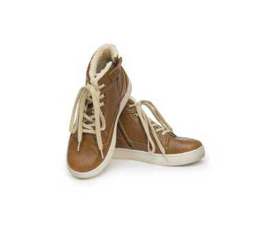 Beyaz arka plan üzerinde izole kış botları