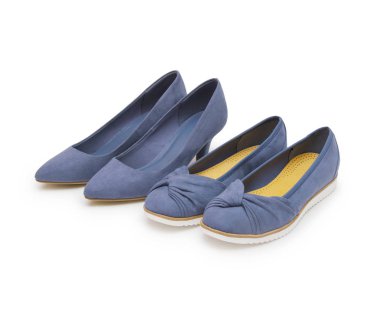 Beyaz arka planda izole kadın ayakkabıları