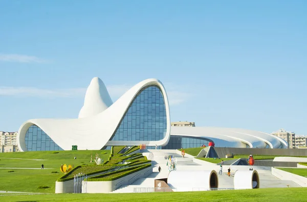 Баку Азербайджан Мая 2015 Года Центр Гейдара Алиева Дизайнер Фабда — стоковое фото