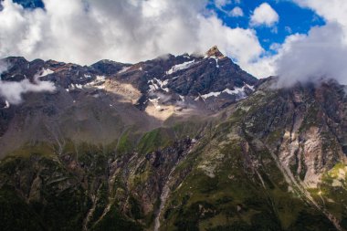 Elbris yakınlarındaki Kafkasya Dağı