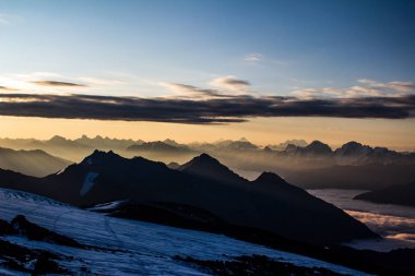 Elbris yakınlarındaki Kafkasya Dağı