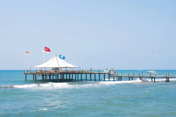 Träbrygga Vid Havet Till Stranden Turkiet — Stockfoto