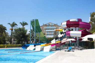 Su kaydırağı su parkı 