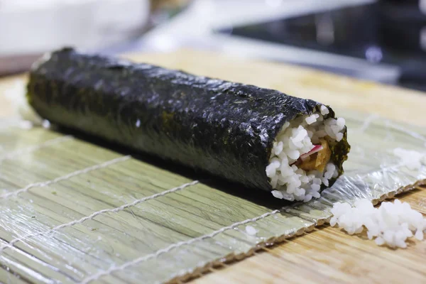 Proses Membuat Roti Gulung Jepang Dan Sushi — Stok Foto