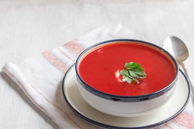 Geleneksel kırmızı pancar çorbası - borsch. Vejetaryen yiyecekler
