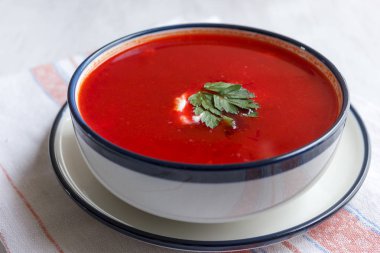 Geleneksel kırmızı pancar çorbası - borsch. Vejetaryen yiyecekler
