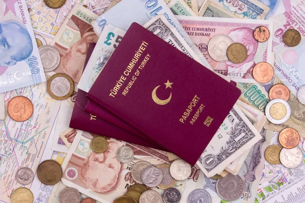 Passport with paper money and coins. Flatlay of vacation on a yellow background. — Stock Photo, Image