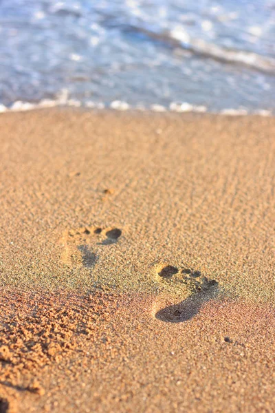 在对海砂的脚印 — 图库照片