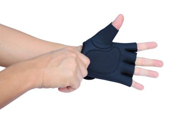 Erkek beyaz arka plan üzerinde izole giyiyor spor eldiven eller.