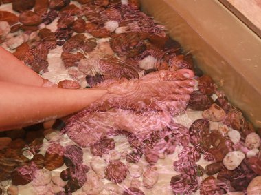 Bir Japon kaplıca (onsen, ayak banyosu)