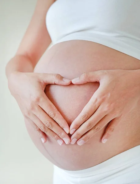 Forma Coração Barriga Mulheres Grávidas — Fotografia de Stock