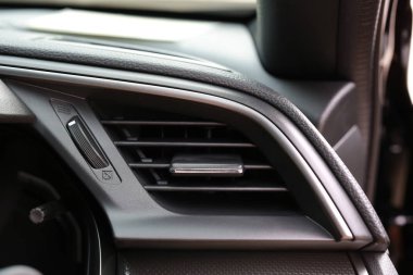 Araba klima sistemi, Klima önünde araba