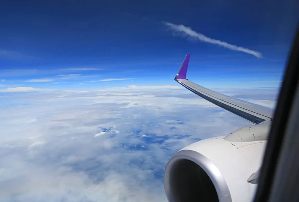 Όμορφη Σύννεφο Ουρανό Θέα Από Παράθυρο Αεροπλάνου — Φωτογραφία Αρχείου