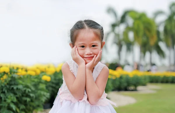 Menina Feliz Parque Pela Manhã — Fotografia de Stock