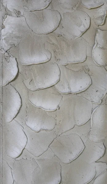 灰色のコンクリート壁を石膏でパッチを適用 — ストック写真