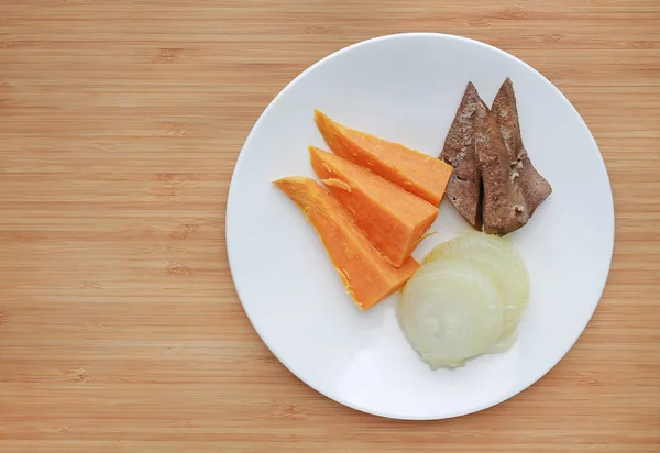 Crudo Carne Hervida Verduras Alimentos Para Bebés Hígado Cerdo Cebolla —  Fotos de Stock