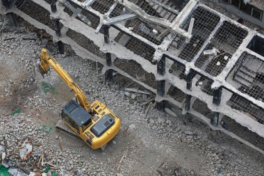 Bina beko yıkılması.