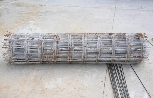 Rolls Wire Mesh Steel Put Pile Ground Steel Reinforced Rod — Stock Photo, Image