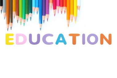 Renkli kalemler dalga ile alfabe sünger lastik metin 